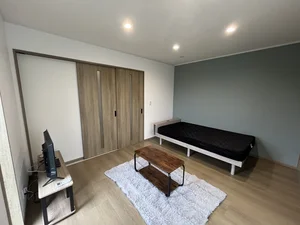 佐賀県の株式会社第百不動産のマンスリーマンション・ウィークリーマンション「stay＠伊万里★伊万里市に築浅物件登場★こだわりのデザイナーズ物件です(*´艸`*)★ 202・1K(No.1128175)」メイン画像