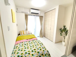 のマンスリーマンション・ウィークリーマンション「【✨🏰新築物件🏰✨】諏訪ノ森駅1分🚉イオンや100均もすぐ近くの便利物件♪家具家電付き🎏 101(No.1130504)」メイン画像