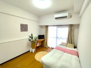 のマンスリーマンション・ウィークリーマンション「🌷🌷【駅🚃もドンキ🛒も徒歩5分！】バストイレ別✨浴室乾燥機付🎵◎家具家電付🌷🌷 205(No.1130773)」メイン画像