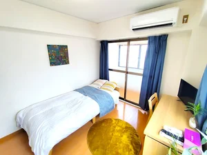 のマンスリーマンション・ウィークリーマンション「🚉✨【JR阪和鳳駅徒歩4分】ドラッグストア・コンビニ便利🏪💊ネット無料📶💻サンルーム付き☀️🌱 405(No.1130870)」メイン画像