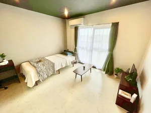 のマンスリーマンション・ウィークリーマンション「【三重県桑名市/西桑名駅/駐車場/バストイレ別・独立洗面台/洋室8.1帖】セピアコートⅡ 302・1DK(No.1132913)」メイン画像