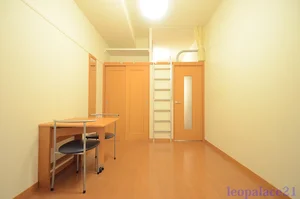 のマンスリーマンション・ウィークリーマンション「レオパレスベル　ツリーⅠ 108(No.1133419)」メイン画像