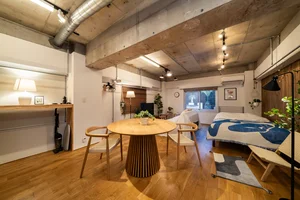 東京都のマンスリーマンション・ウィークリーマンション「表参道徒歩12分★43平米1R！庭広リノベ【10GWIFI完備】 (No.1141837)」メイン画像