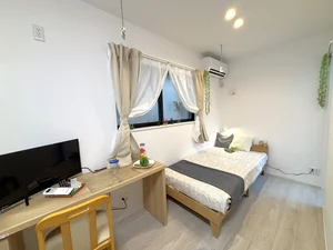 のマンスリーマンション・ウィークリーマンション「🔷🔹🔸🔶⭐25年築⭐角部屋⭐浴室乾燥機・宅配BOX・設備充実♪⭐【禁煙&Wi-Fi無料】⭐🔶🔸🔹🔷「K24」 102・1R(No.1143886)」メイン画像