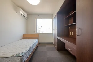 新潟大学旭町キャンパス周辺のマンスリーマンション・ウィークリーマンション「【人工温泉大浴場付施設】パンション駅南 Aルーム・シングル(No.1145327)」メイン画像