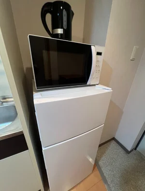 冷蔵庫・電子レンジ・ケトルも付いてます♪