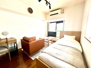箱崎九大前駅（福岡県）のマンスリーマンション・ウィークリーマンション「【ホテルライクなお部屋♪】法人様・女性へお薦めの博多駅・県庁にアクセス抜群で利便性の高いオートロック付きの優良物件♪ 1K(No.1150625)」メイン画像