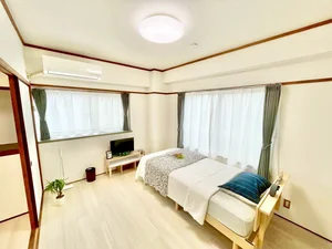 中京大学名古屋キャンパス周辺のマンスリーマンション・ウィークリーマンション「【名古屋市天白区/八事駅徒歩6分/ネット無料/角部屋/バストイレ別/防犯カメラ/名城大学八事キャンパスすぐ】ソフィ八事 302・1DK(No.1151131)」メイン画像