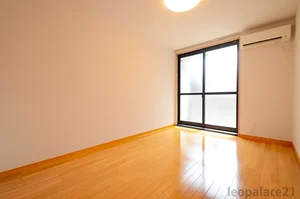 西日本工業大学小倉キャンパス周辺のマンスリーマンション・ウィークリーマンション「レオパレスＫＡＺＵ 103(No.1159167)」メイン画像