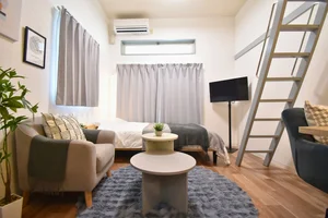 高松市のマンスリーマンション・ウィークリーマンション「【Alphabed30高松西町Ⅰ】駐車場2台OK/２人入居可/無料Wi-Fi/ロフト付き/無料自転車レンタル 107(No.1162749)」メイン画像