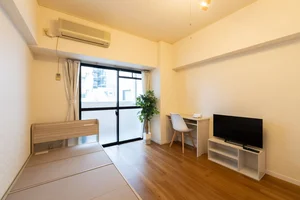 福岡市中央区のマンスリーマンション・ウィークリーマンション「博多駅まで電車で6分！家具家電・水道契約不要 305・家具家電付きアパートメント(No.1162799)」メイン画像