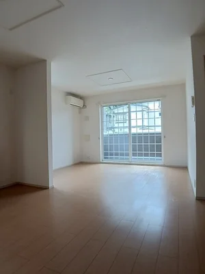 のマンスリーマンション・ウィークリーマンション「シュウェット　メゾン 102・洋室(No.1163670)」メイン画像