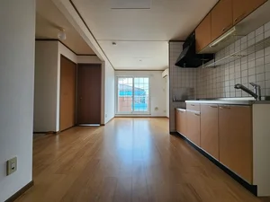 のマンスリーマンション・ウィークリーマンション「ｓｕｎｒｉｓｅ　ｈｉｌｌ 201・洋室(No.1164360)」メイン画像