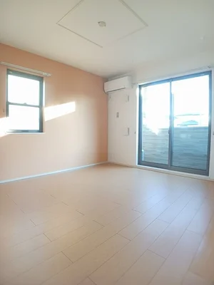 のマンスリーマンション・ウィークリーマンション「サニーガーデンⅡ 102・洋室(No.1164787)」メイン画像