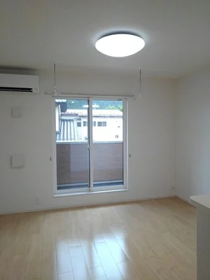 のマンスリーマンション・ウィークリーマンション「ソフィア南矢野目 206・洋室(No.1164870)」メイン画像