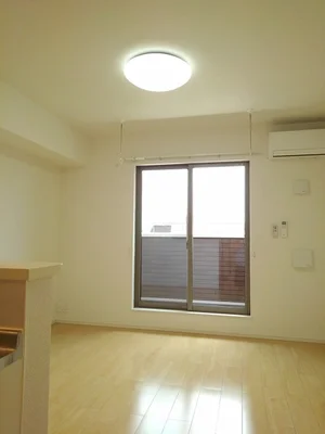 のマンスリーマンション・ウィークリーマンション「サニーライフ宮代 203・洋室(No.1164905)」メイン画像