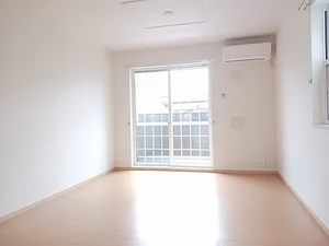 のマンスリーマンション・ウィークリーマンション「ウエスト　ヴィラⅠ 101・洋室(No.1165745)」メイン画像