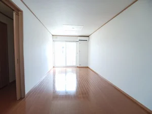 長野県のマンスリーマンション・ウィークリーマンション「レジーナ　Ｃ 101・洋室(No.1168335)」メイン画像