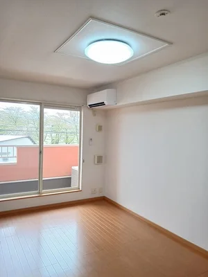 のマンスリーマンション・ウィークリーマンション「サニーヒルズⅡ 203・洋室(No.1168427)」メイン画像