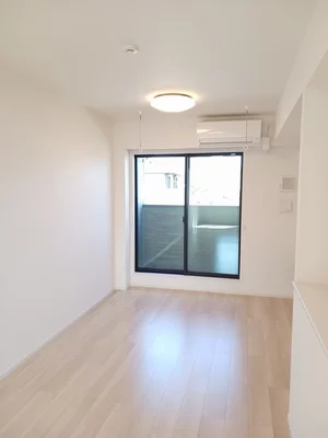 のマンスリーマンション・ウィークリーマンション「Ｃａｌｍ　Ｃｏｕｒｔ 204・洋室(No.1169053)」メイン画像