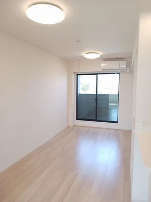 のマンスリーマンション・ウィークリーマンション「Ｃａｌｍ　Ｃｏｕｒｔ 203・洋室(No.1169054)」メイン画像