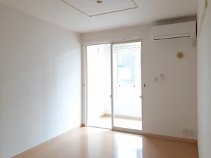 福岡駅（富山県）のマンスリーマンション・ウィークリーマンション「サワディ－　Ⅱ 103・洋室(No.1170371)」メイン画像