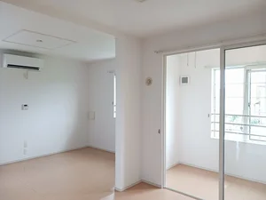 富山県のマンスリーマンション・ウィークリーマンション「メゾンソレイユ 204・洋室(No.1170450)」メイン画像