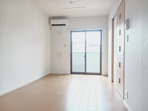 のマンスリーマンション・ウィークリーマンション「エステート川島Ⅱ 102・洋室(No.1171356)」メイン画像