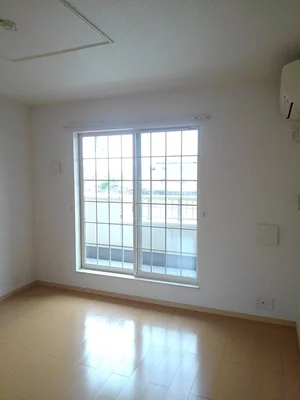 小古曽駅（三重県）のマンスリーマンション・ウィークリーマンション「カーサ　トランキーラ・藤 202・洋室(No.1172157)」メイン画像