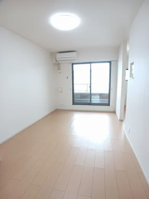 のマンスリーマンション・ウィークリーマンション「ＣＲＥＶＩＡ 203・洋室(No.1172320)」メイン画像