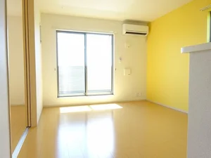 三重郡朝日町のマンスリーマンション・ウィークリーマンション「カーザ　ソル　レヴェンテ　Ａ 201・洋室(No.1172343)」メイン画像