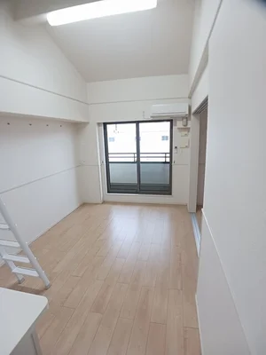 のマンスリーマンション・ウィークリーマンション「Ｒｉｒｉａ　Ⅶ６ 304・洋室(No.1172394)」メイン画像