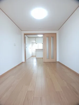 のマンスリーマンション・ウィークリーマンション「フロイライン　アミィＡ 102・洋室(No.1172873)」メイン画像