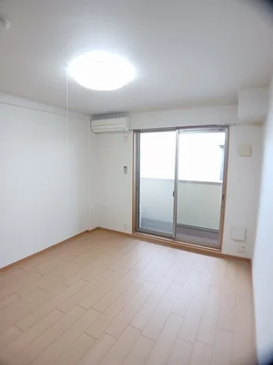 のマンスリーマンション・ウィークリーマンション「クリザンテーム　山本Ⅱ 203・洋室(No.1173025)」メイン画像