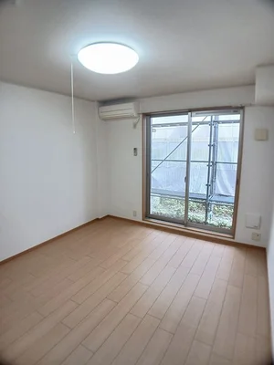 のマンスリーマンション・ウィークリーマンション「クリザンテーム　山本Ⅱ 103・洋室(No.1173026)」メイン画像