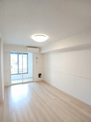 滋賀県の大東建託リーシング株式会社のマンスリーマンション・ウィークリーマンション「ウッドヴィレッジ甲南ＳＯＵＴＨ 104・洋室(No.1173528)」メイン画像