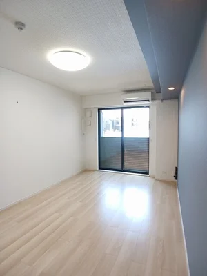 滋賀県のマンスリーマンション・ウィークリーマンション「ウエスト　コミタリアⅢ 103・洋室(No.1173702)」メイン画像