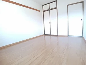 のマンスリーマンション・ウィークリーマンション「ファミィール北条 102・洋室(No.1173978)」メイン画像