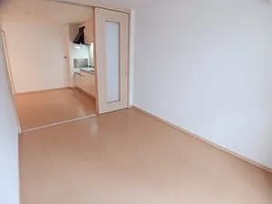 のマンスリーマンション・ウィークリーマンション「ノイ・フリーデＢ 102・洋室(No.1174362)」メイン画像