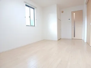 のマンスリーマンション・ウィークリーマンション「ソリッソ三条 102・洋室(No.1174635)」メイン画像