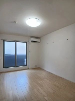 のマンスリーマンション・ウィークリーマンション「巽北ロイヤルヴィラ 202・洋室(No.1175594)」メイン画像