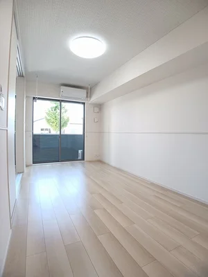 のマンスリーマンション・ウィークリーマンション「ヒカルサ和歌山本町 103・洋室(No.1175947)」メイン画像