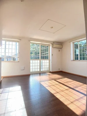 のマンスリーマンション・ウィークリーマンション「シャン・ド・フルールⅠ 201・洋室(No.1176181)」メイン画像