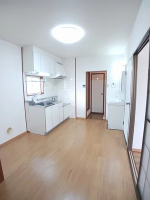 のマンスリーマンション・ウィークリーマンション「フラワーロード 203・洋室(No.1177006)」メイン画像