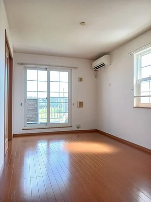 のマンスリーマンション・ウィークリーマンション「ブリーゼ　イズミ　Ａ棟 203・洋室(No.1177365)」メイン画像