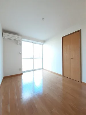 土橋駅（愛媛県）のマンスリーマンション・ウィークリーマンション「エルディム小栗 101・洋室(No.1178000)」メイン画像