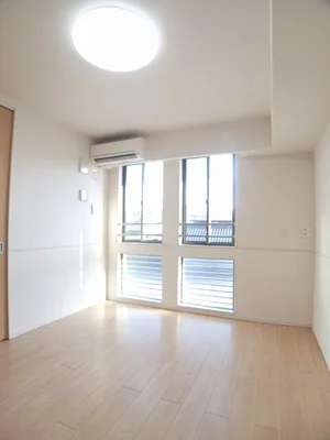 のマンスリーマンション・ウィークリーマンション「キュート　ノース 204・洋室(No.1178610)」メイン画像