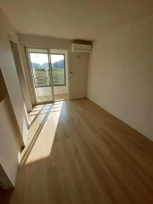 のマンスリーマンション・ウィークリーマンション「Ｊ－シャモニー　スロープ　Ⅰ 206・洋室(No.1178710)」メイン画像