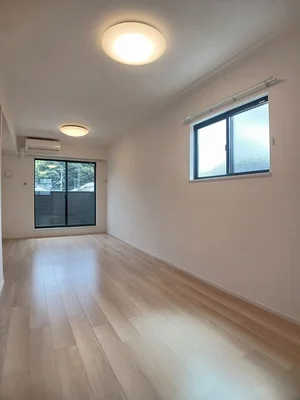 のマンスリーマンション・ウィークリーマンション「ウェルリッチ柿原　Ⅰ 201・洋室(No.1178769)」メイン画像