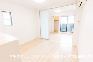 のマンスリーマンション・ウィークリーマンション「キャトル　サン　オンズ 201・洋室(No.1178836)」メイン画像